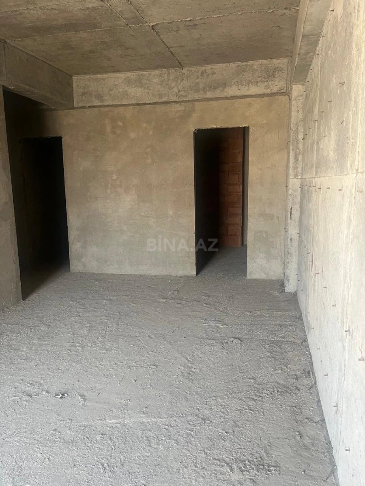 Satılır 4 otaqlı mənzil 190 m²
