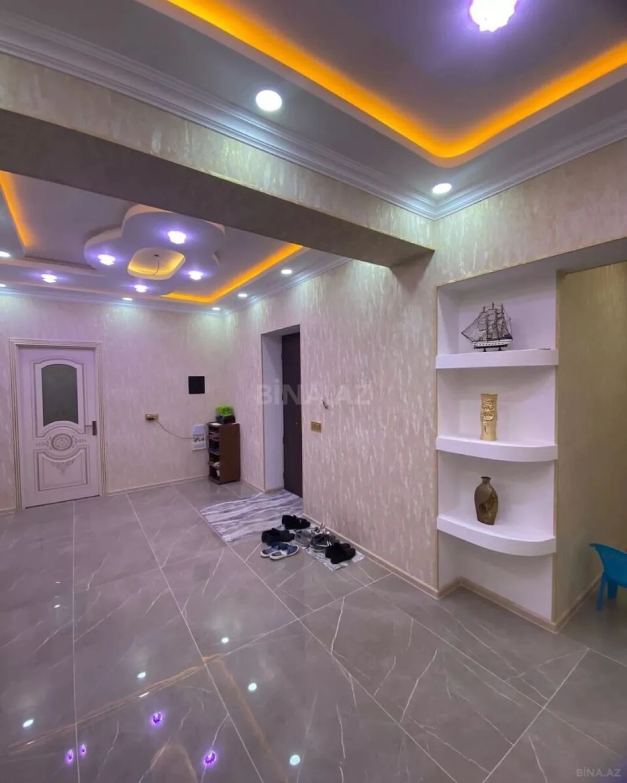Satılır 4 otaqlı mənzil 155 m²