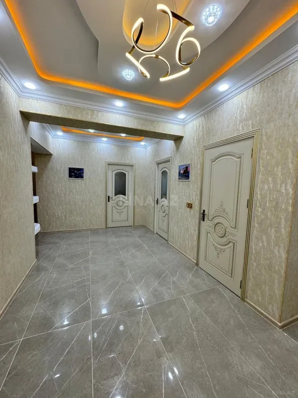 Satılır 4 otaqlı mənzil 155 m²