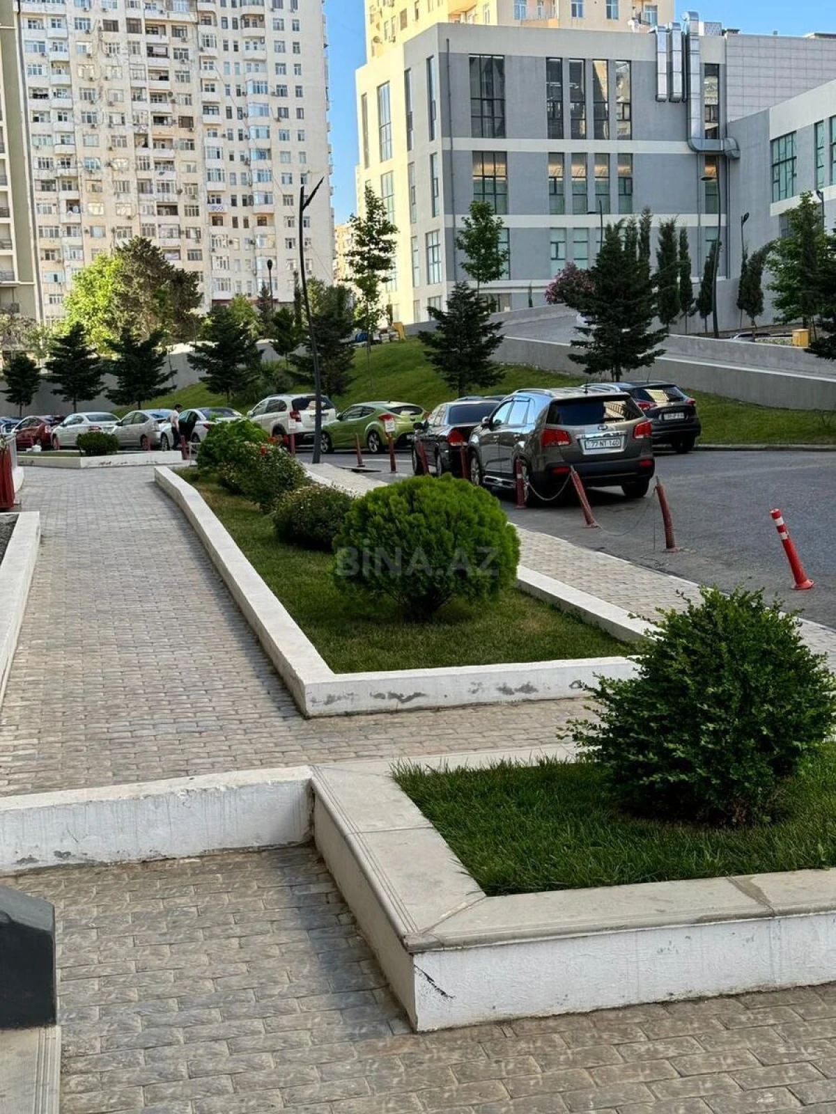Satılır 4 otaqlı mənzil 155 m²