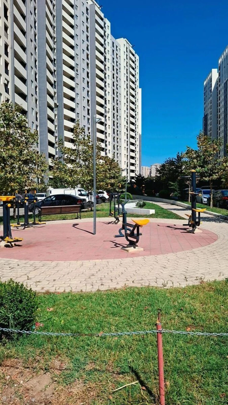 Satılır 4 otaqlı mənzil 155 m²