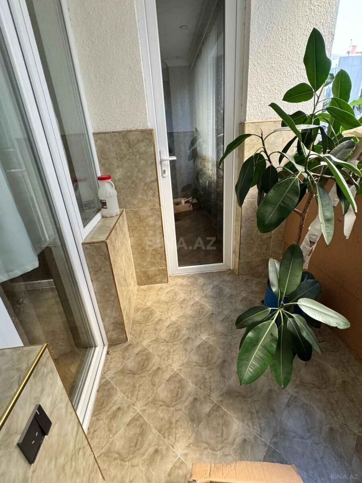 Satılır 4 otaqlı mənzil 155 m²