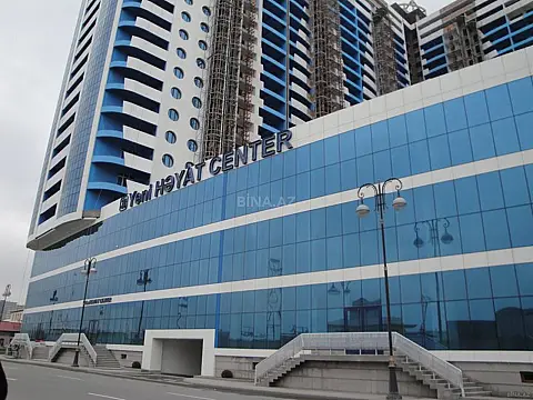 Kirayə verilir 4 otaqlı mənzil 200 m²
