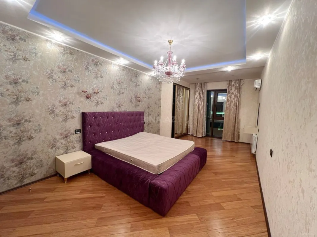 Kirayə verilir 4 otaqlı mənzil 200 m²