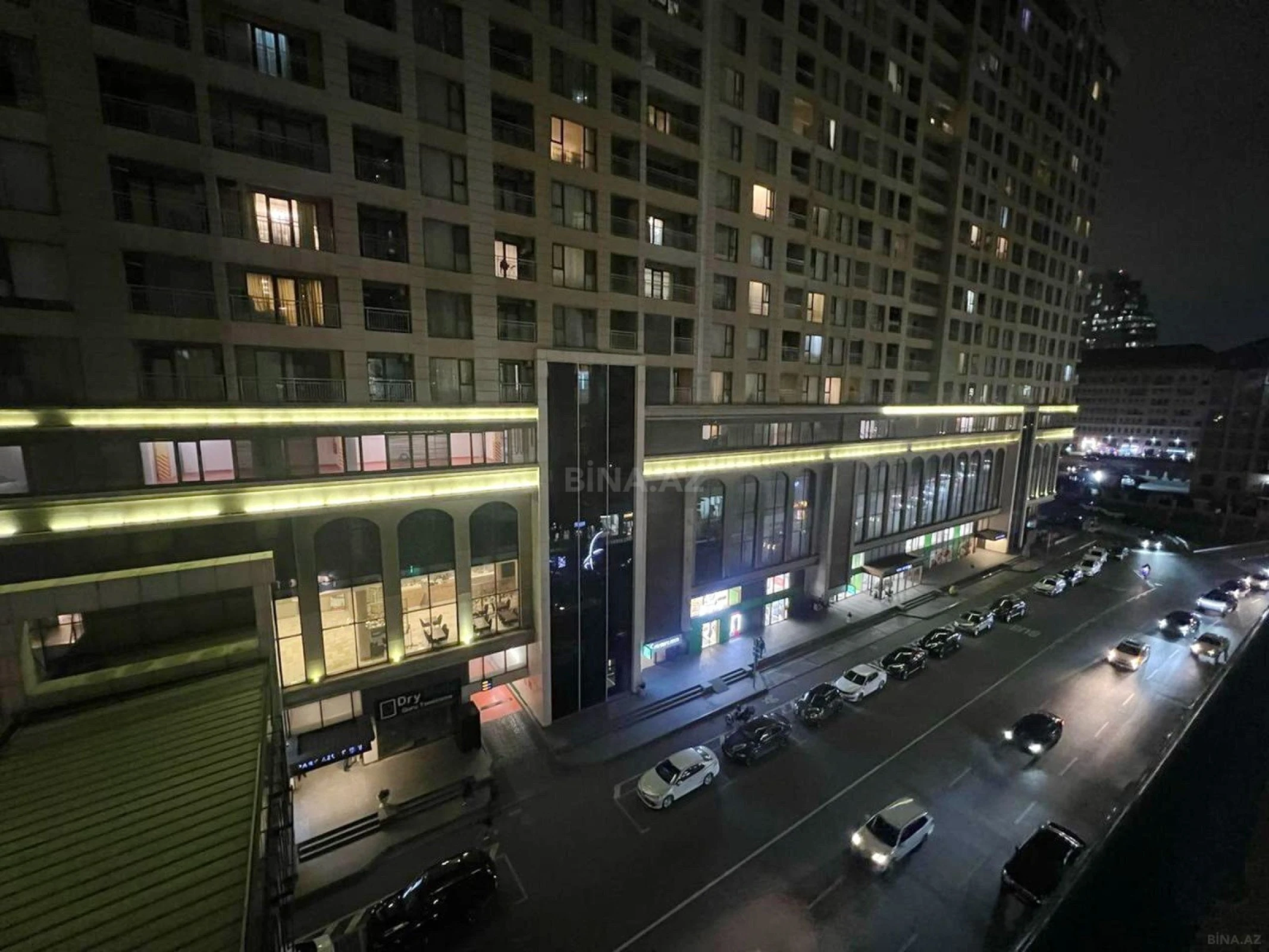 Kirayə verilir 4 otaqlı mənzil 200 m²