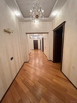 Kirayə verilir 4 otaqlı mənzil 200 m²