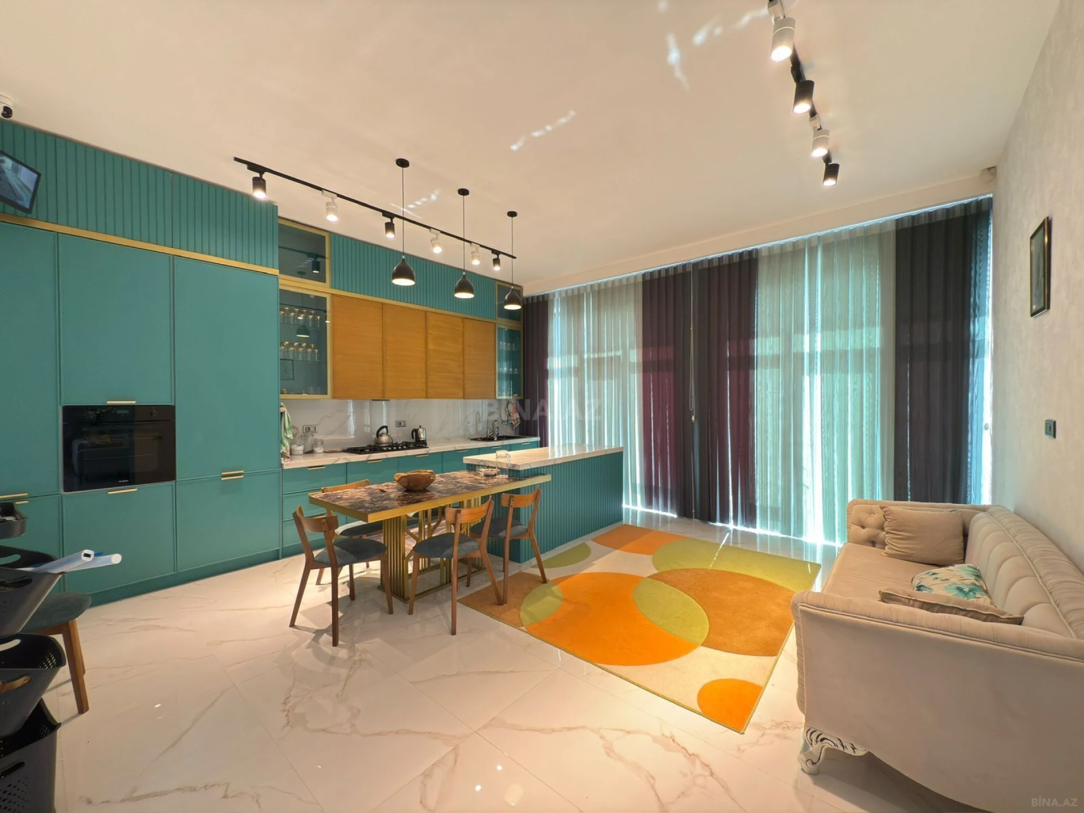 Satılır 5 otaqlı həyət evi 200 m²