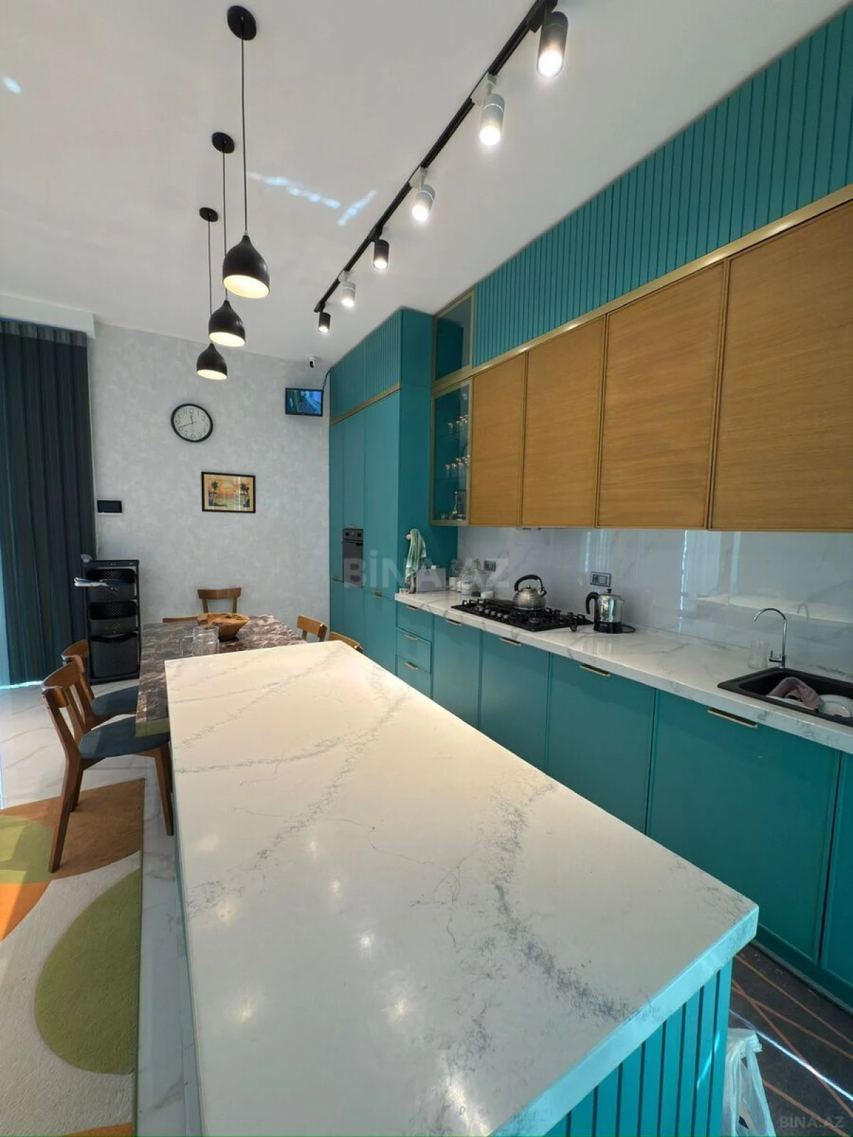 Satılır 5 otaqlı həyət evi 200 m²