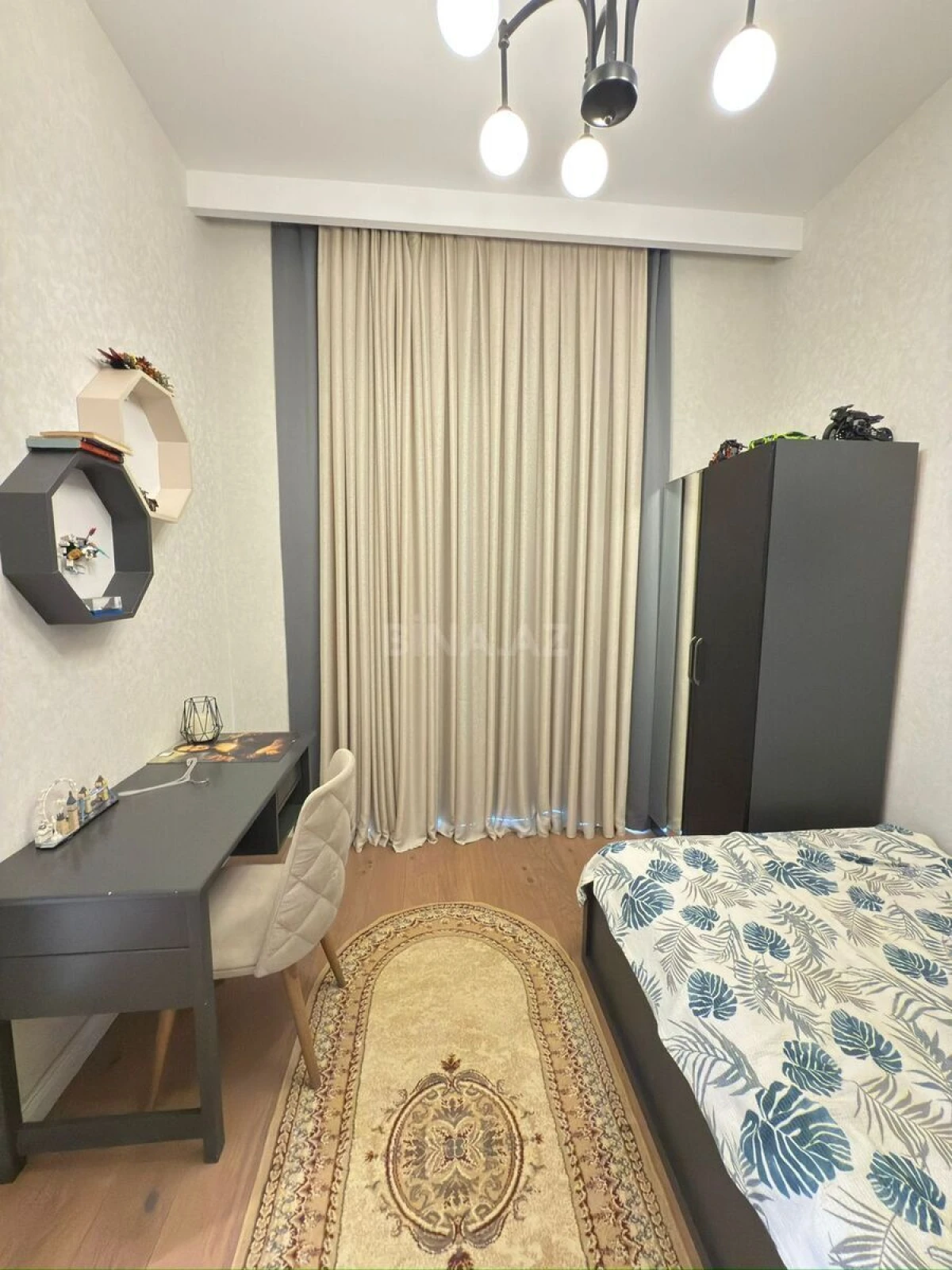 Satılır 5 otaqlı həyət evi 200 m²