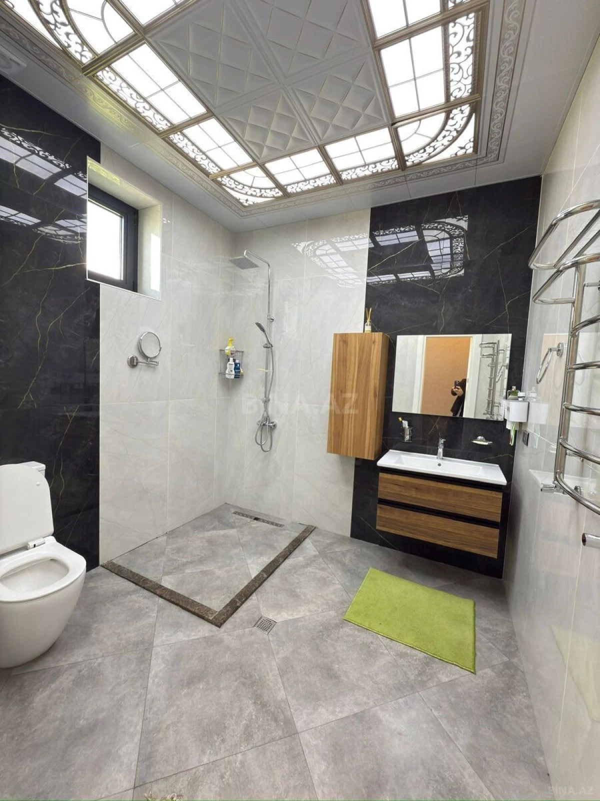 Satılır 5 otaqlı həyət evi 200 m²