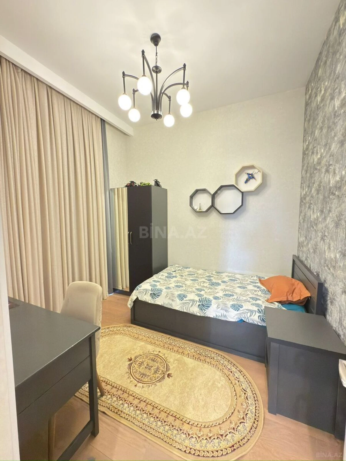 Satılır 5 otaqlı həyət evi 200 m²