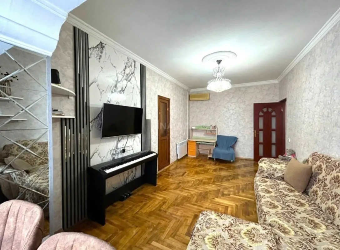 Satılır 2 otaqlı mənzil 65 m²