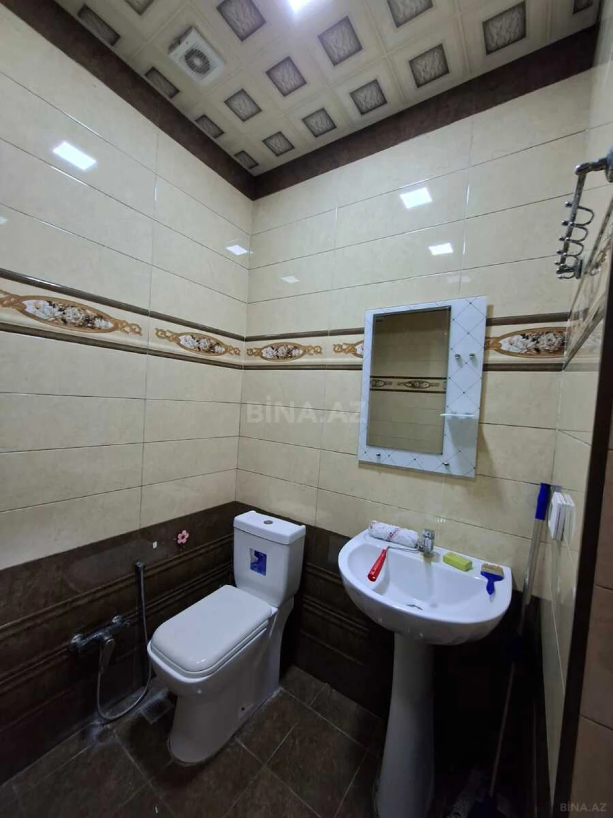 Satılır 2 otaqlı mənzil 63 m²