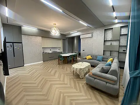 Satılır 2 otaqlı mənzil 86 m²