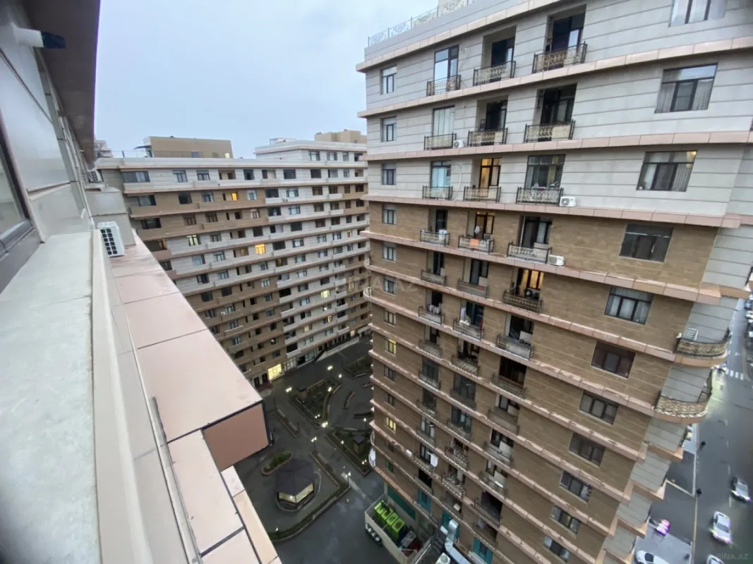 Satılır 2 otaqlı mənzil 86 m²