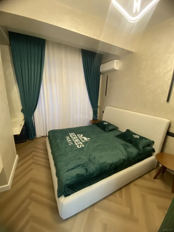 Satılır 2 otaqlı mənzil 86 m²