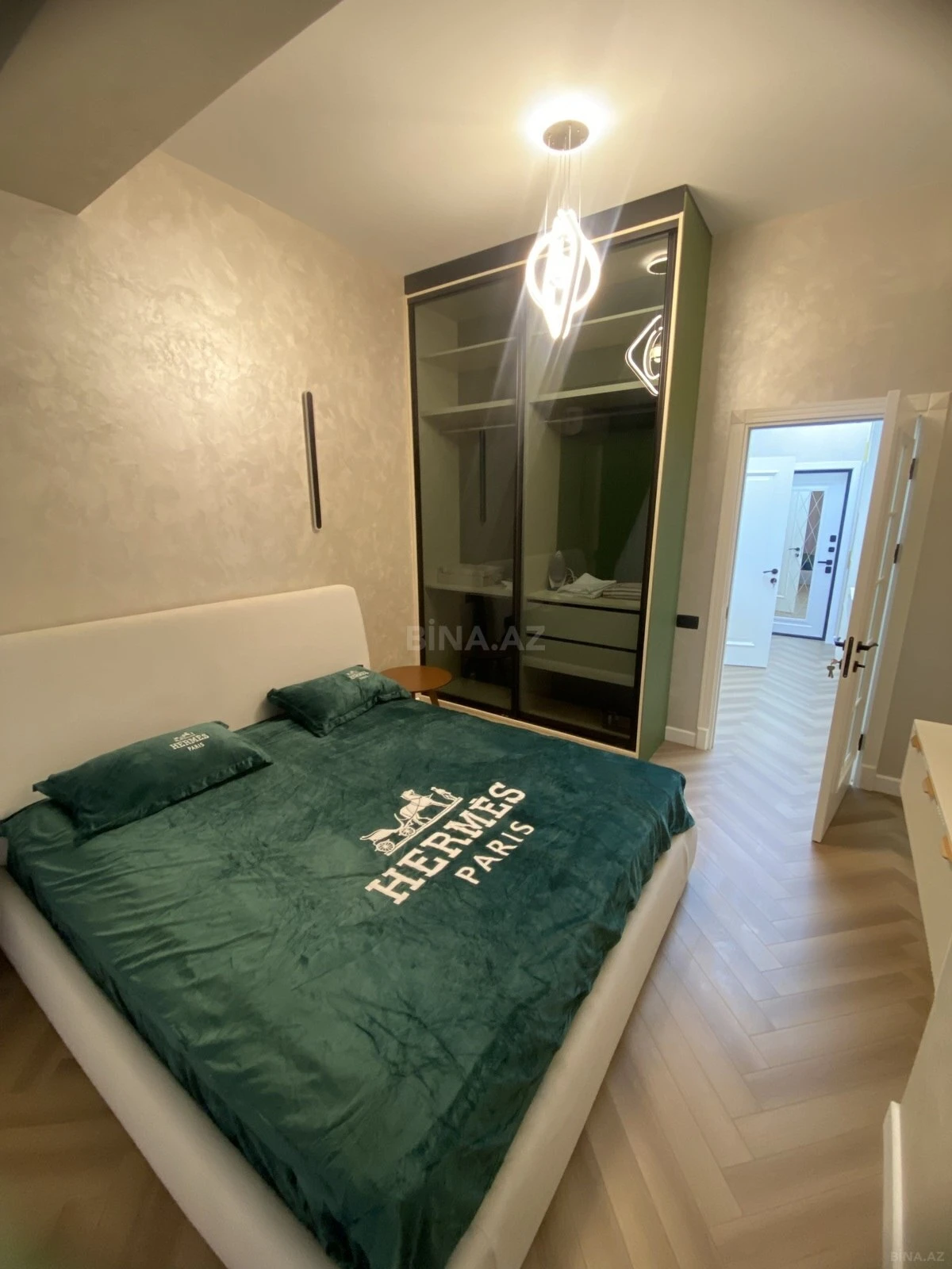 Satılır 2 otaqlı mənzil 86 m²