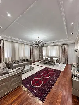 Satılır 3 otaqlı mənzil 153 m² — Bakı 3 otaq 153.00 m²