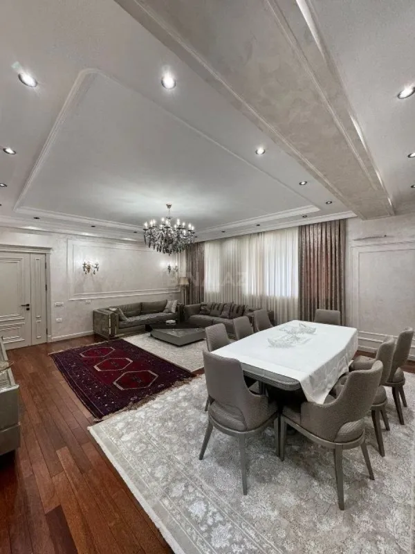 Satılır 3 otaqlı mənzil 153 m²