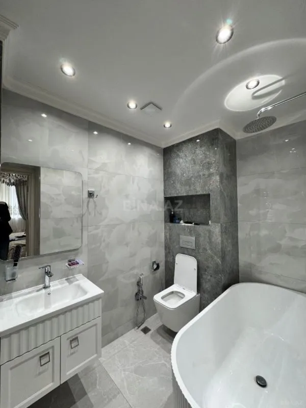 Satılır 3 otaqlı mənzil 153 m²