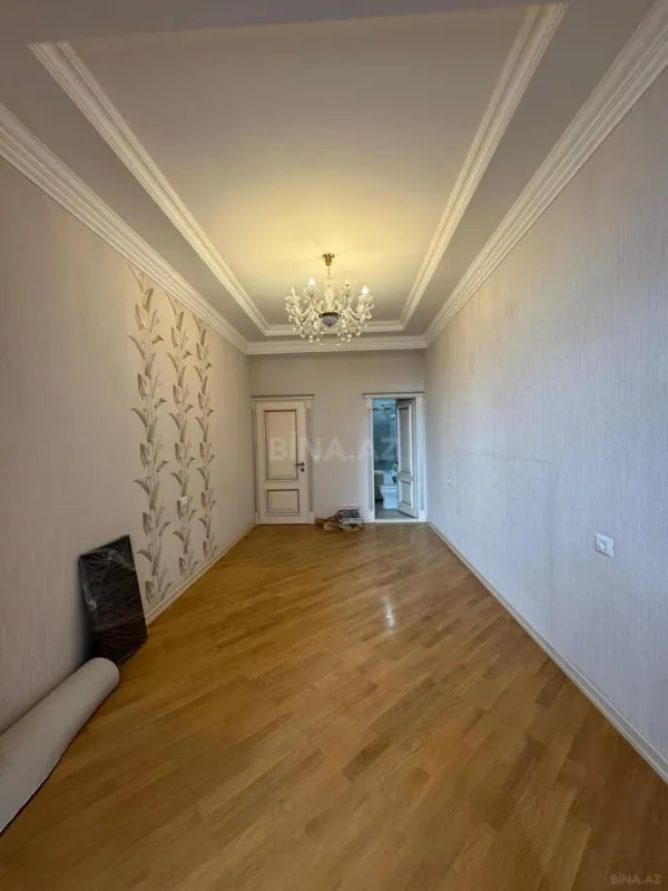 Satılır 3 otaqlı mənzil 153 m²