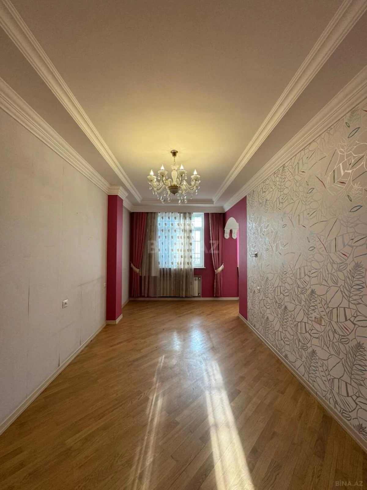 Satılır 3 otaqlı mənzil 153 m²