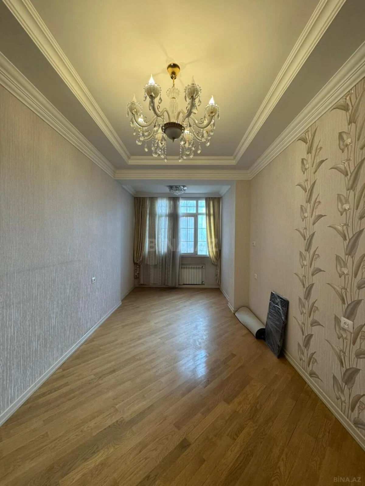 Satılır 3 otaqlı mənzil 153 m²