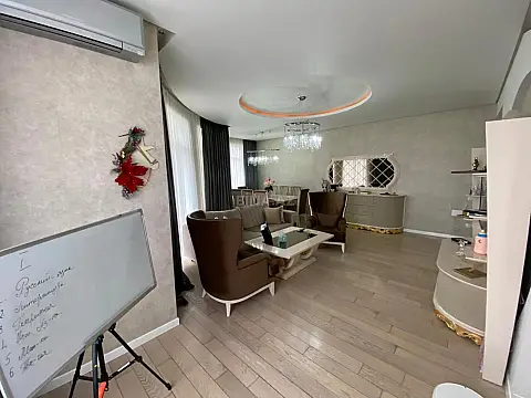Satılır 3 otaqlı mənzil 160 m²