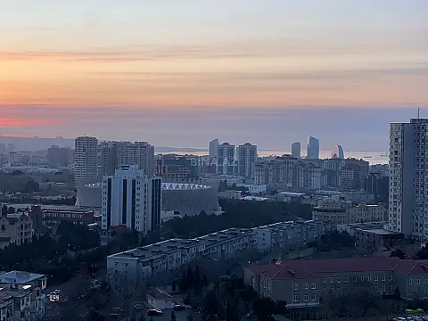 Satılır 3 otaqlı mənzil 160 m² — Bakı 3 otaq 160.00 m²