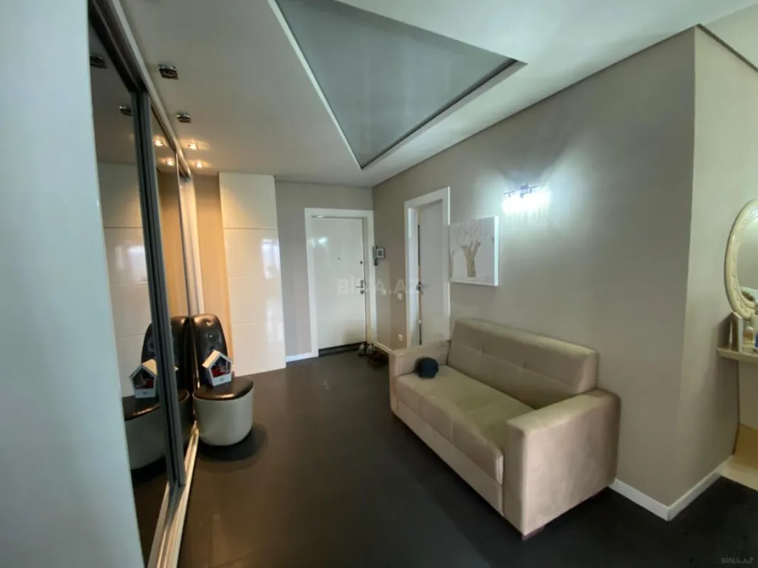 Satılır 3 otaqlı mənzil 160 m²