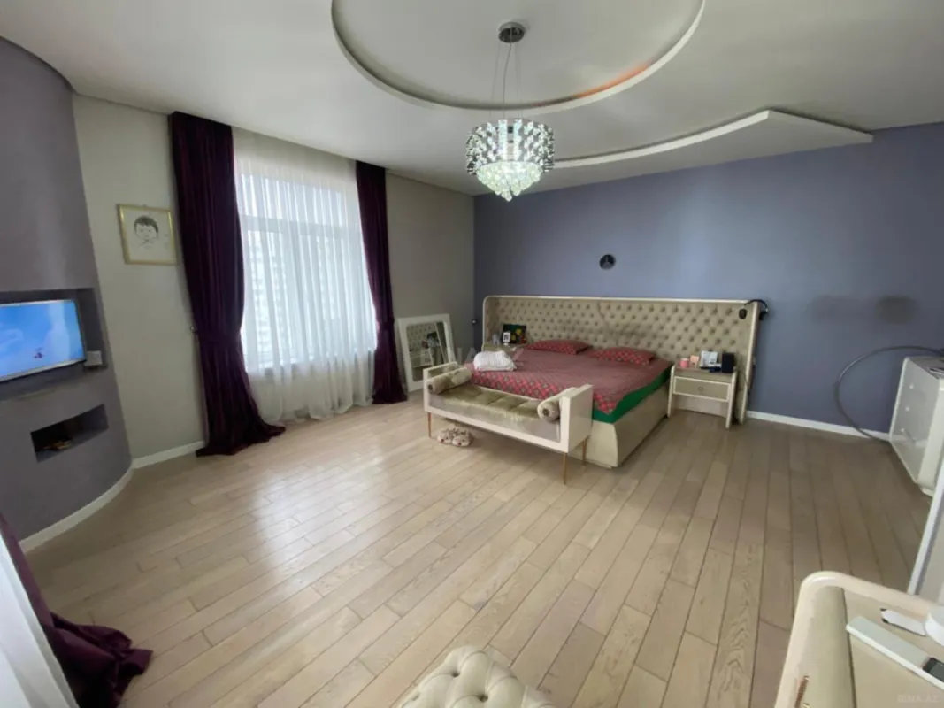 Satılır 3 otaqlı mənzil 160 m²