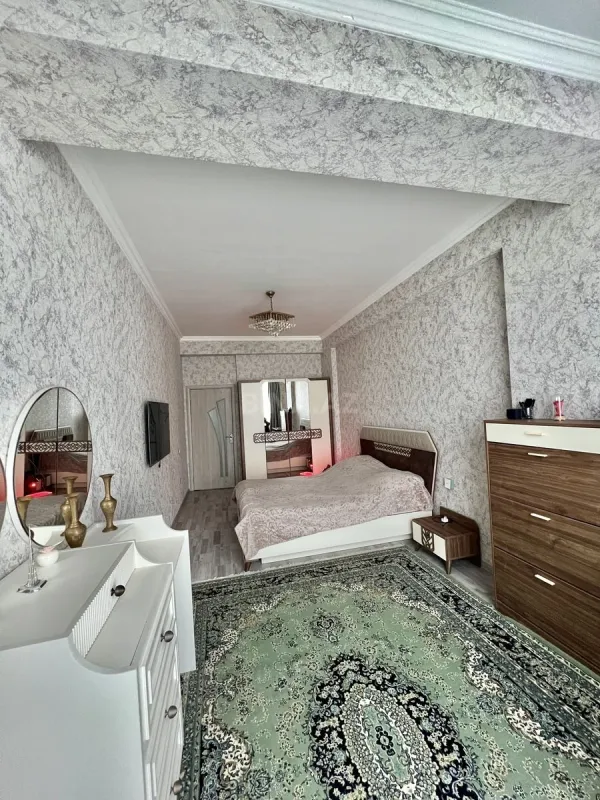 Satılır 3 otaqlı mənzil 126 m²