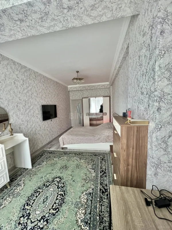 Satılır 3 otaqlı mənzil 126 m²