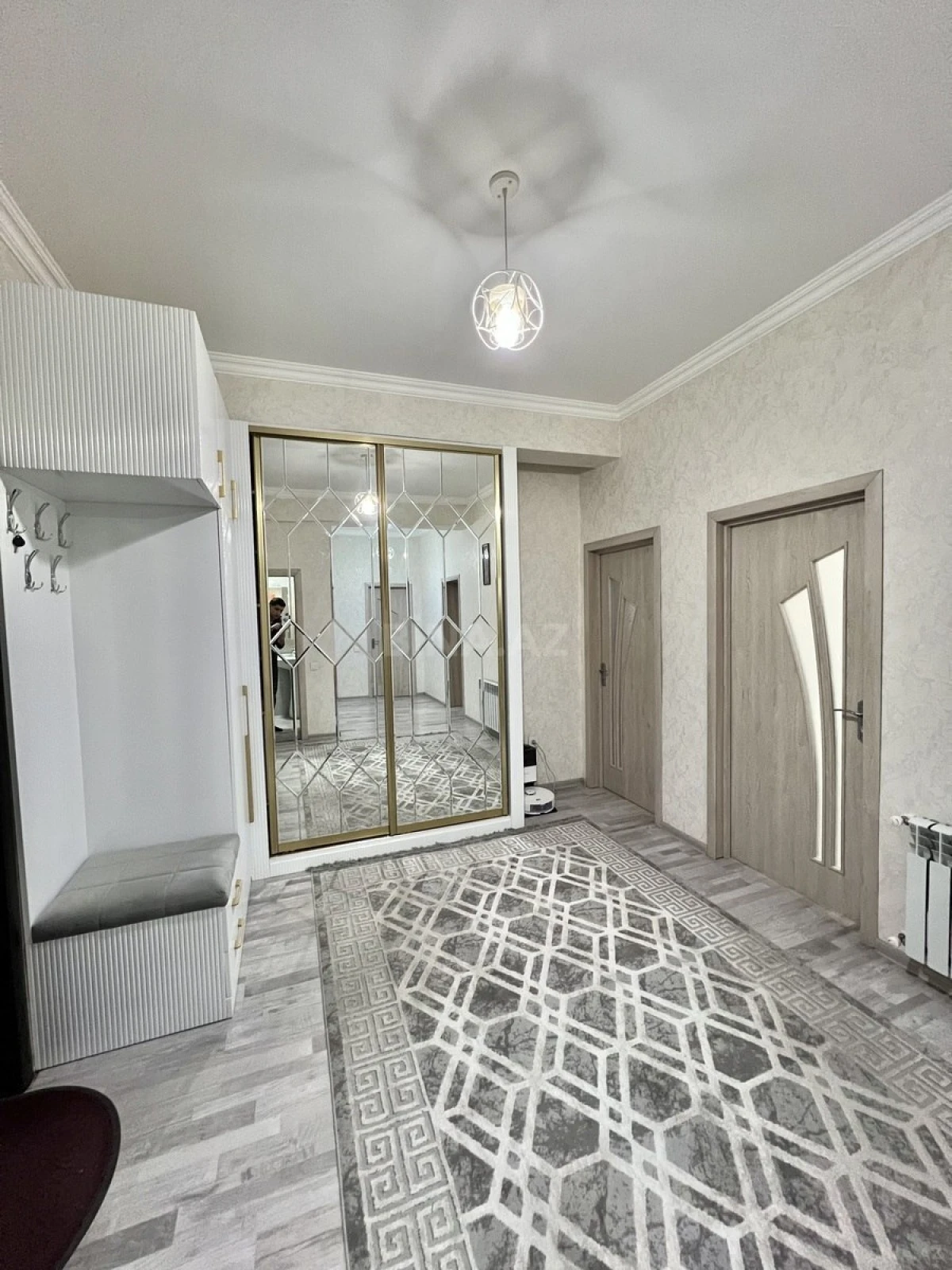 Satılır 3 otaqlı mənzil 126 m²