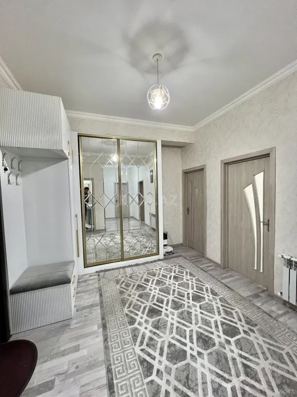 Satılır 3 otaqlı mənzil 126 m²