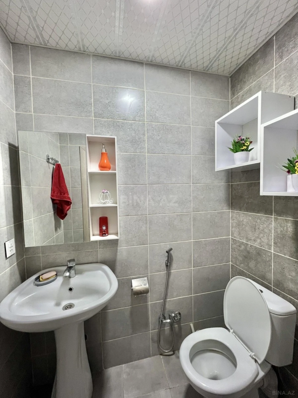 Satılır 3 otaqlı mənzil 126 m²