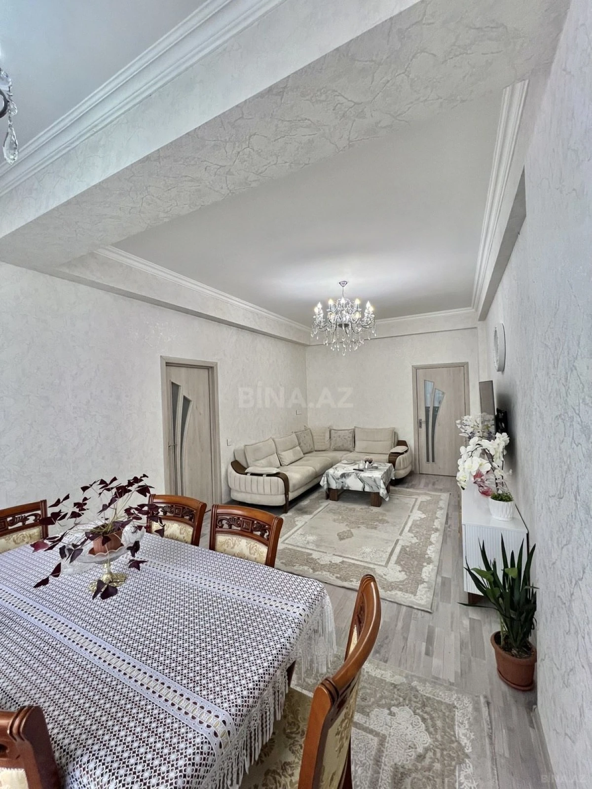 Satılır 3 otaqlı mənzil 126 m²