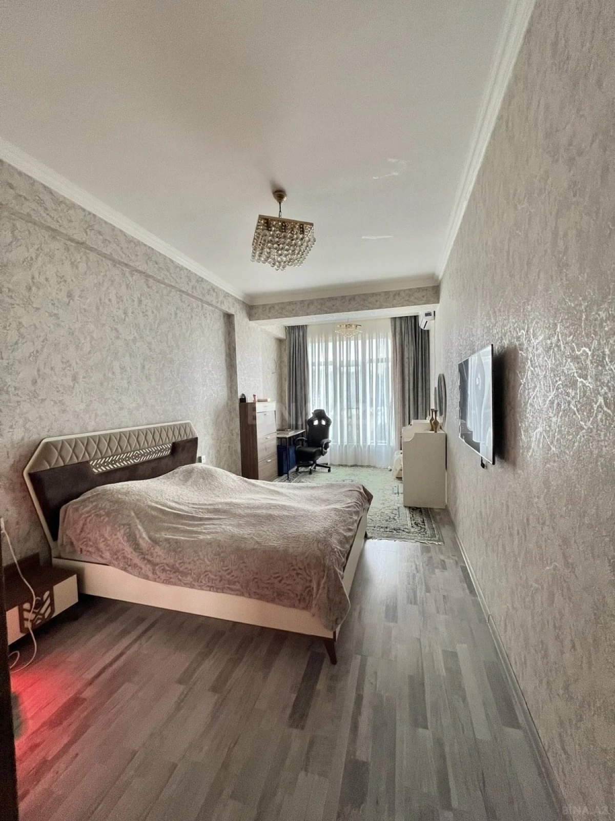 Satılır 3 otaqlı mənzil 126 m²