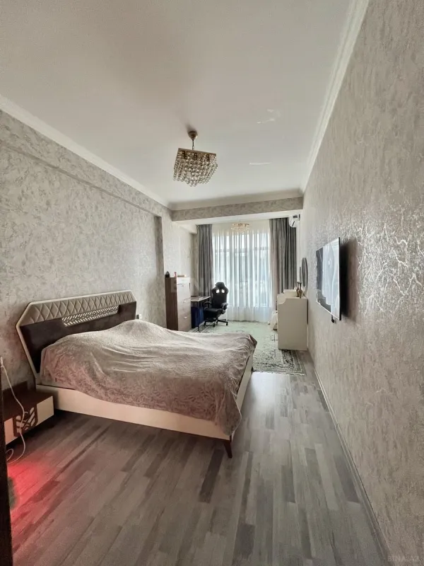 Satılır 3 otaqlı mənzil 126 m²