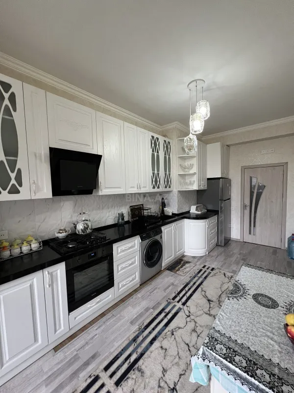 Satılır 3 otaqlı mənzil 126 m²