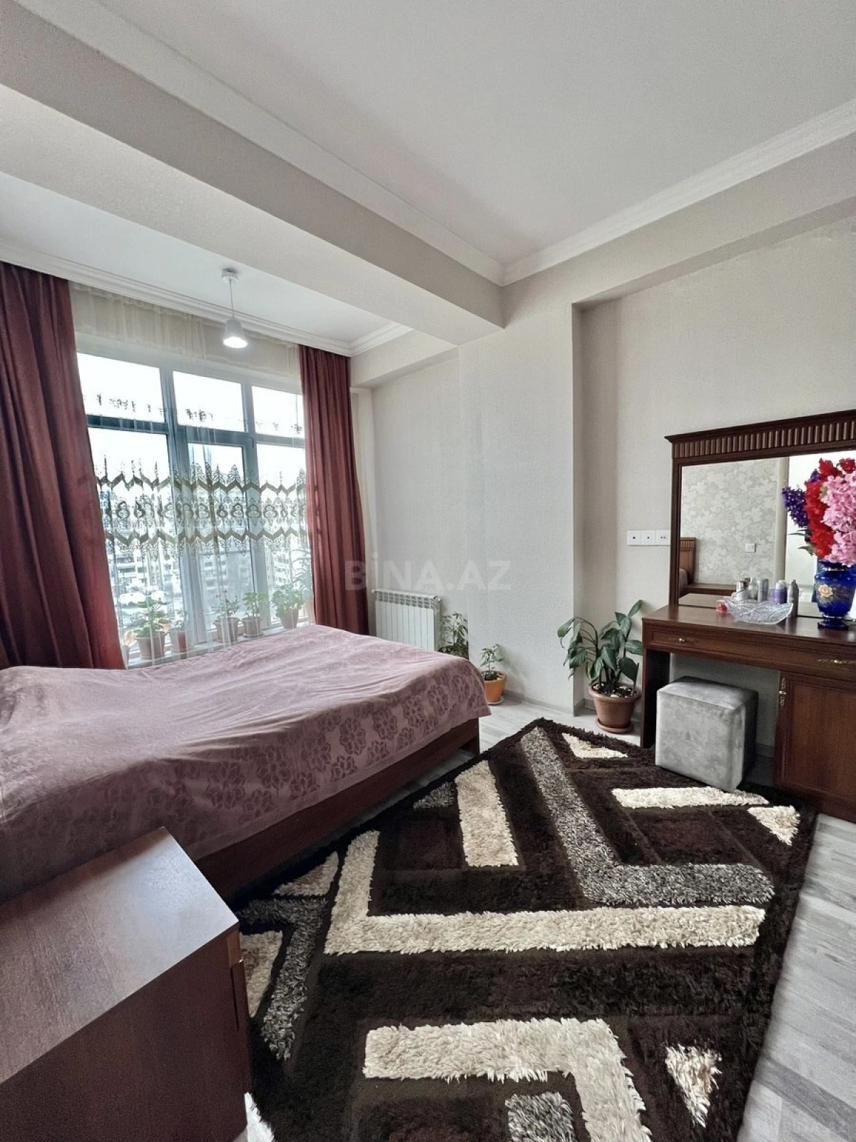 Satılır 3 otaqlı mənzil 126 m²