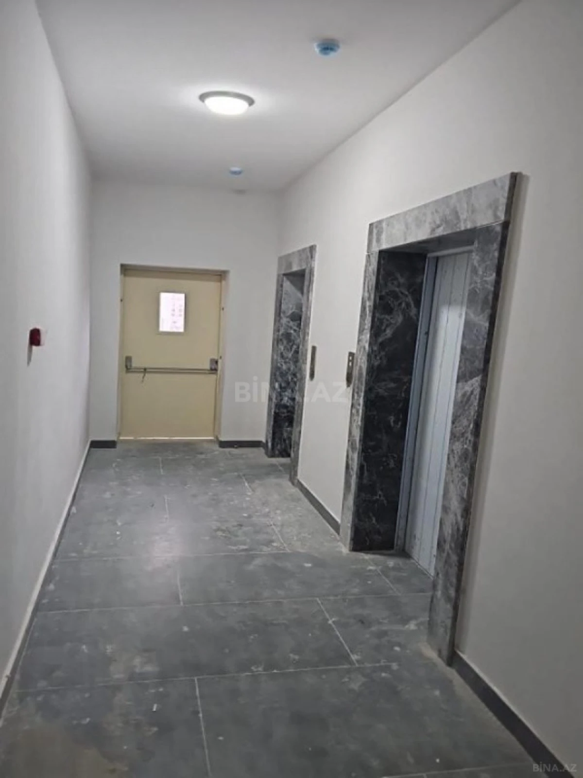 Satılır 2 otaqlı mənzil 69 m²