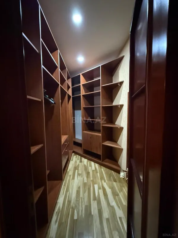 Kirayə verilir 4 otaqlı mənzil 220 m²