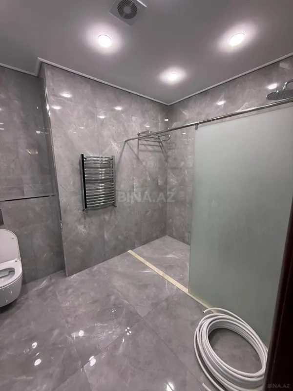 Kirayə verilir 4 otaqlı mənzil 220 m²