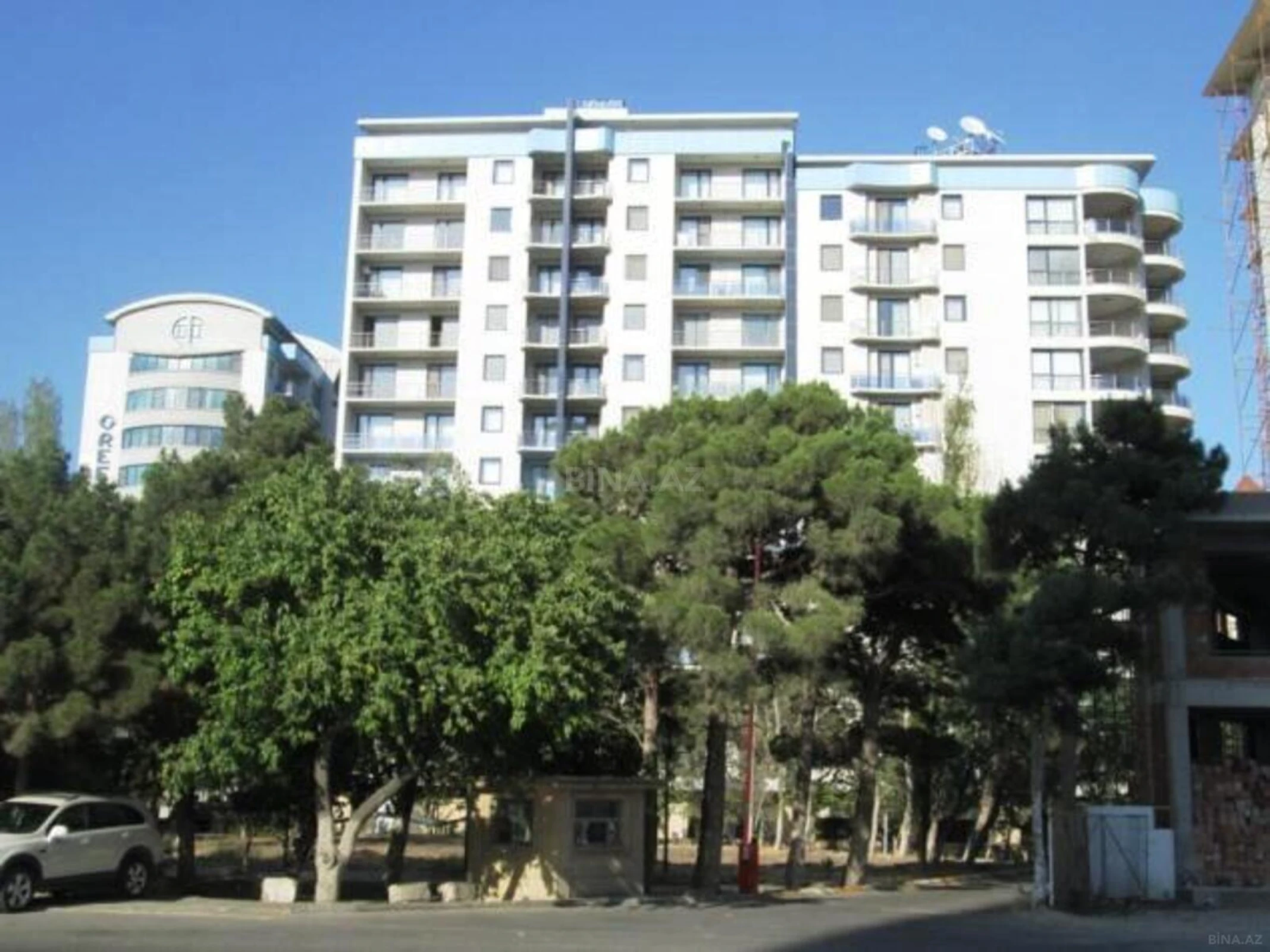 Kirayə verilir 4 otaqlı mənzil 220 m²