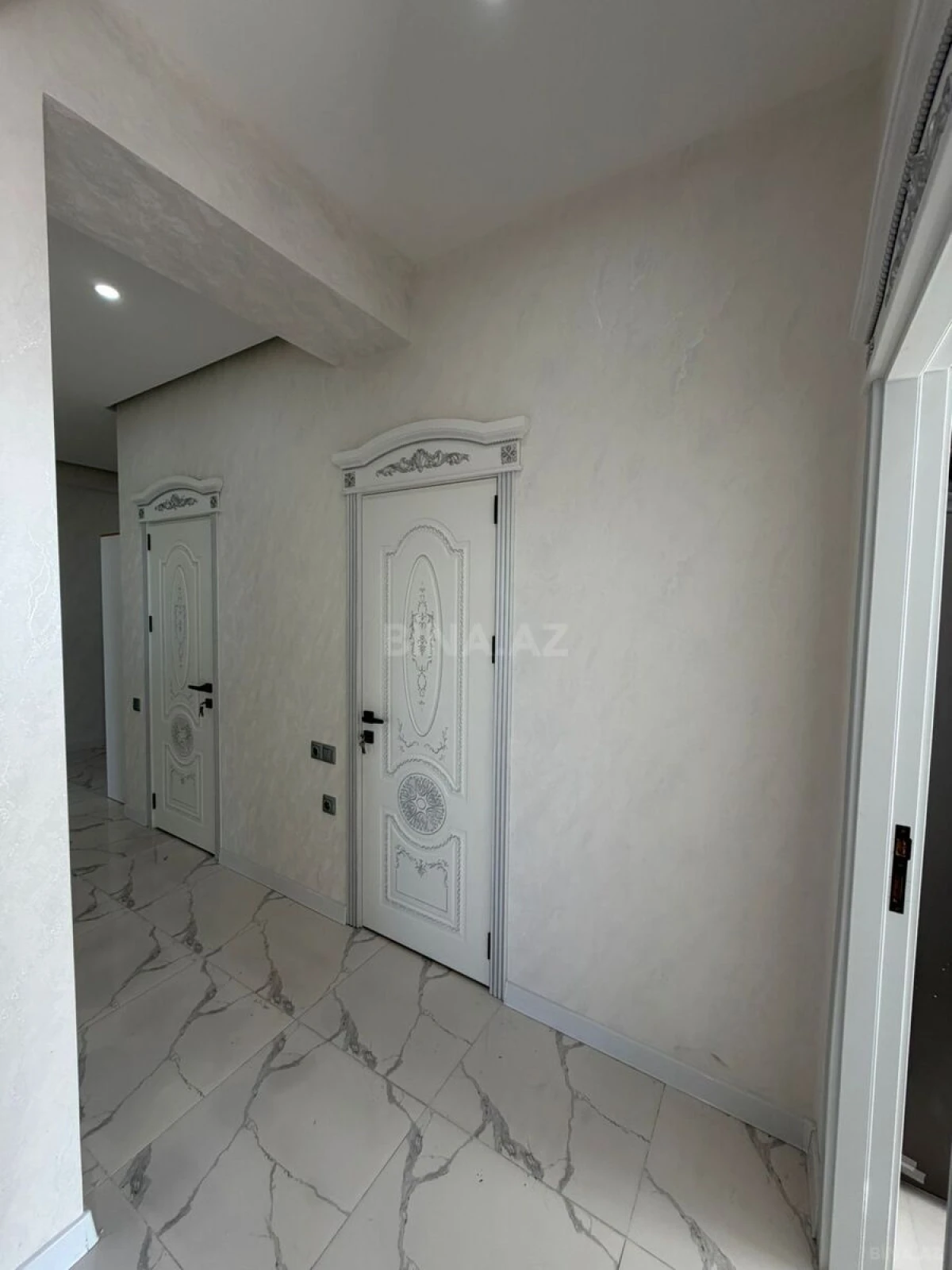 Kirayə verilir 3 otaqlı mənzil 116 m²