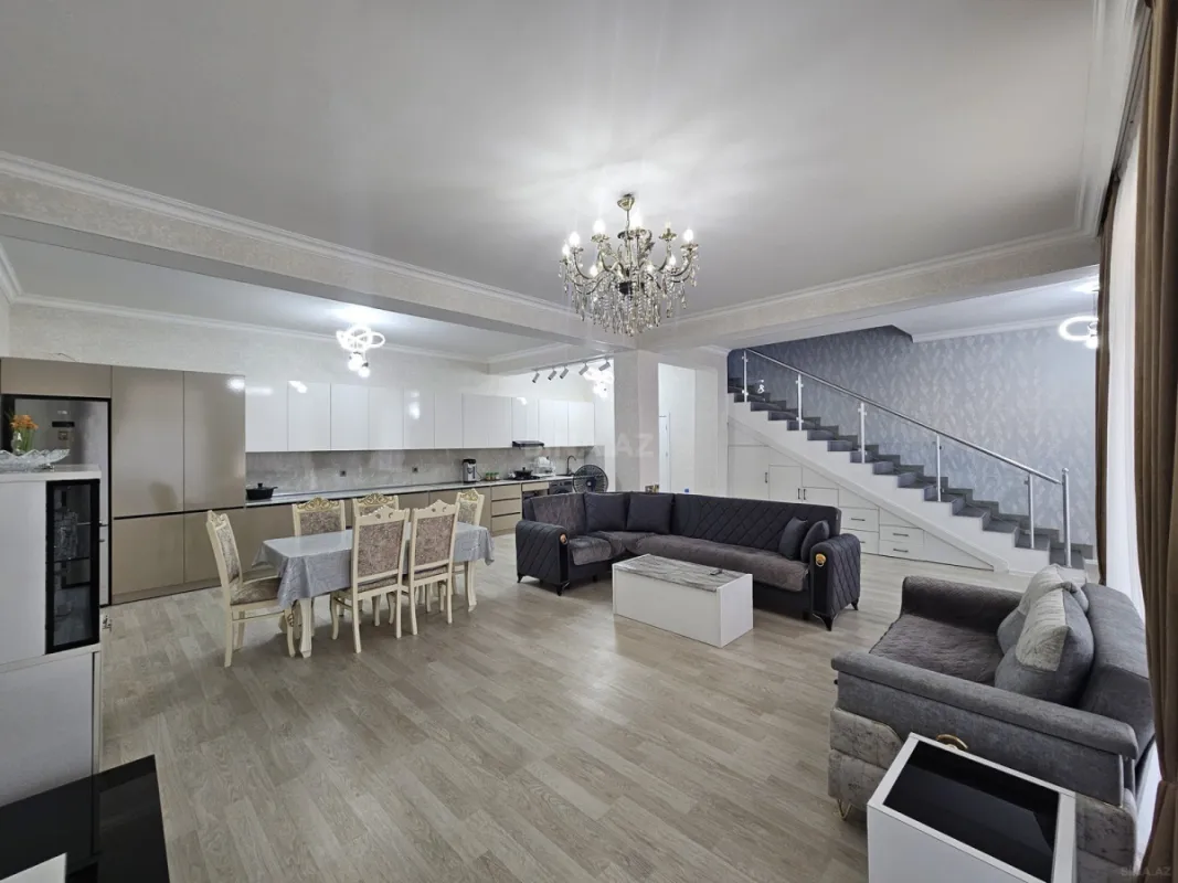 Satılır 4 otaqlı həyət evi 200 m²