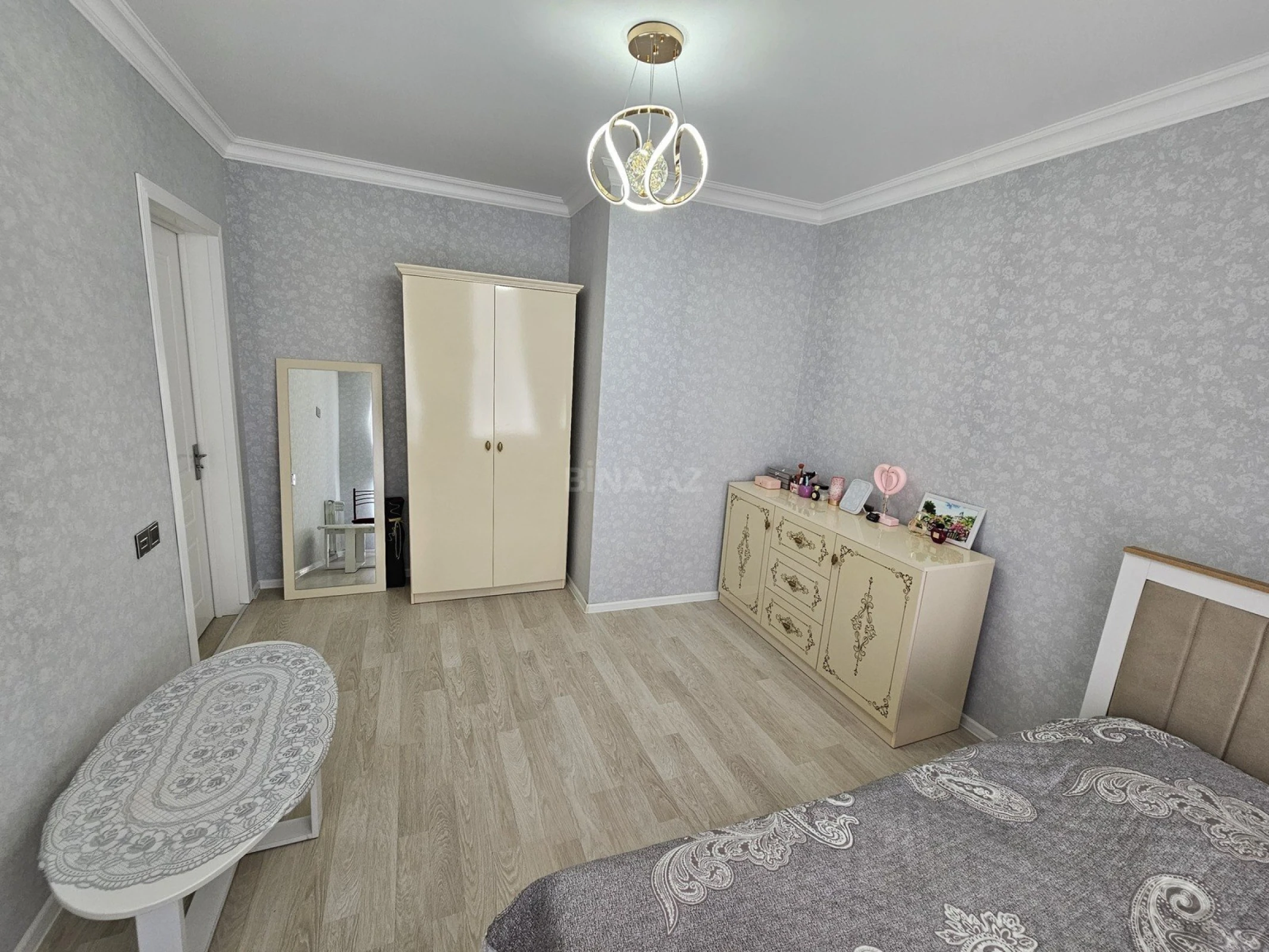 Satılır 4 otaqlı həyət evi 200 m²