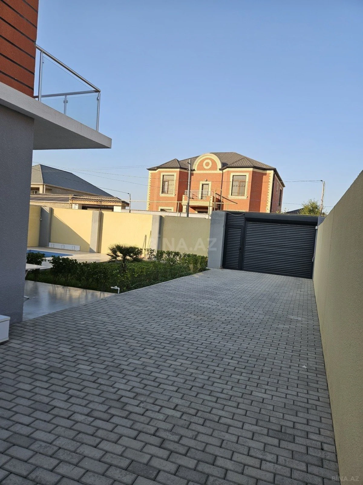 Satılır 4 otaqlı həyət evi 200 m²