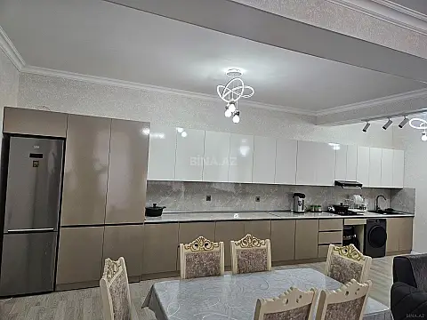 Satılır 4 otaqlı həyət evi 200 m²